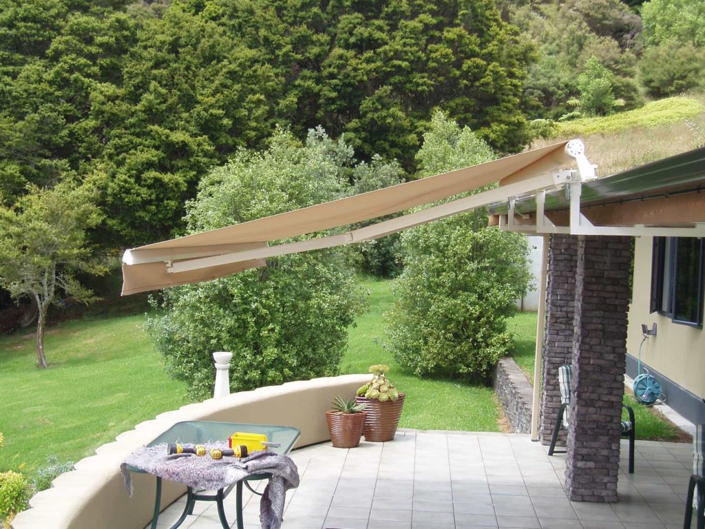 canvasconceptsretractableawning4 Canvas Concepts